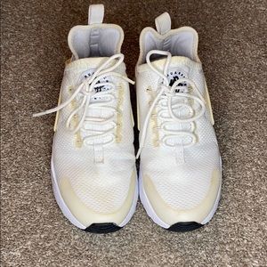 Air Huarache by Nike